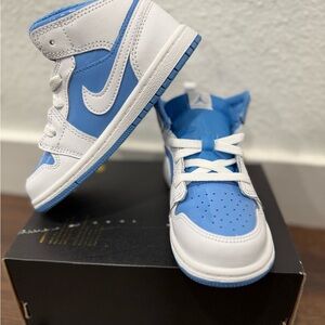 Jordan 1 Mid SE TD in Blue and White